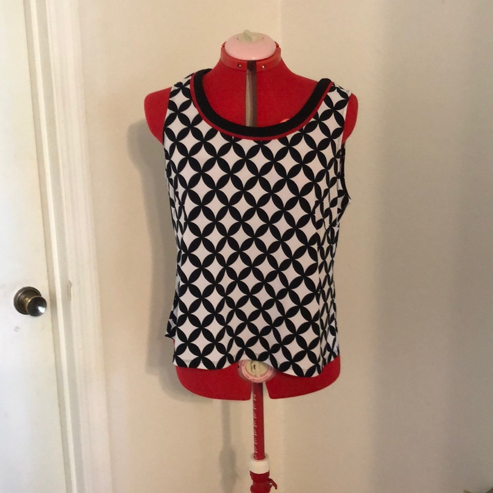 New Black and white geometric shape tank top